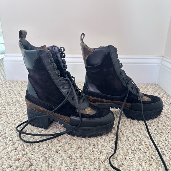 Louis Vuitton Black and Brown Lace Up Boots - Picture 3 of 8